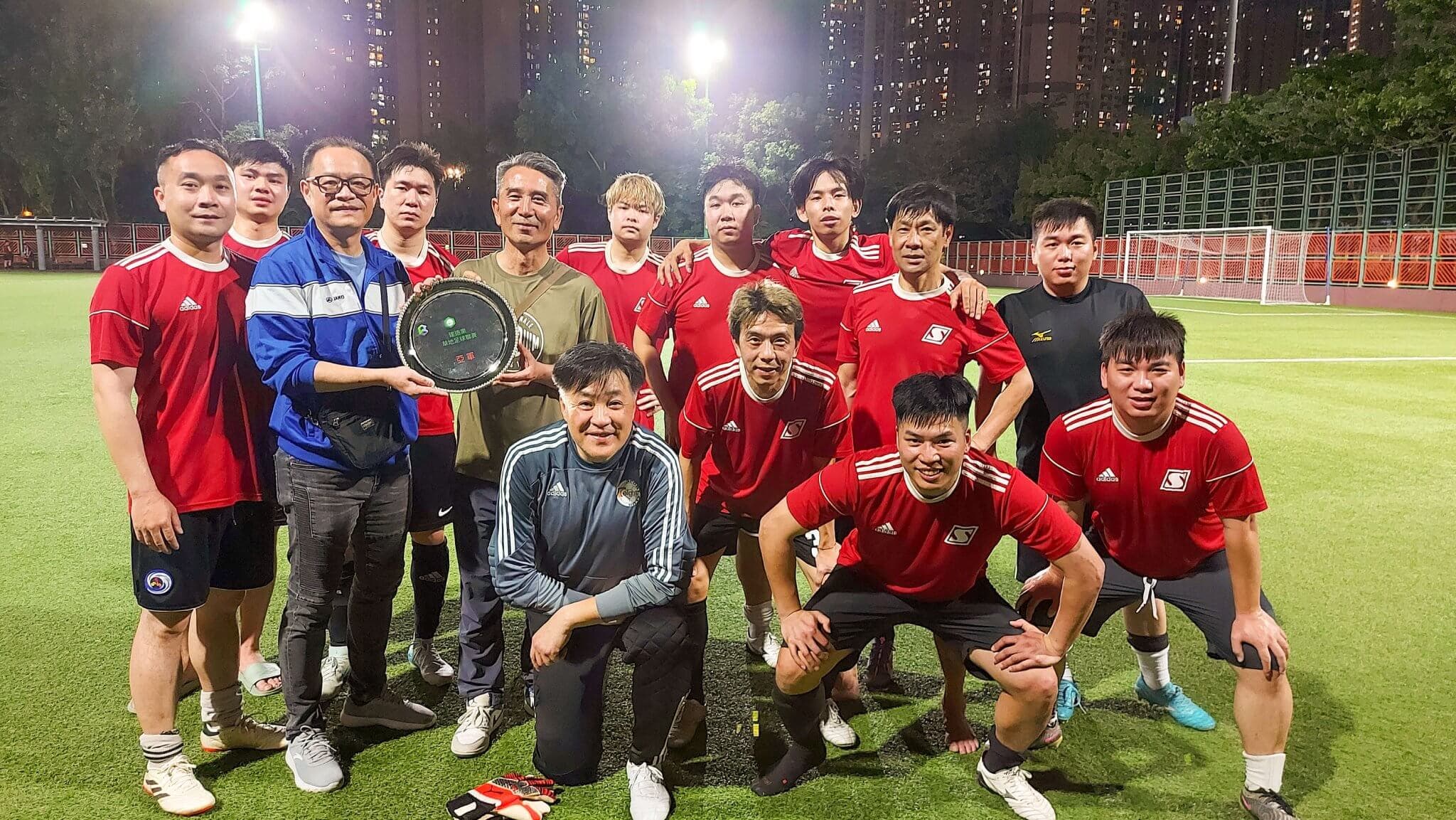 新輝足球｜ 「建造業草地足球聯賽」銀碟組亞軍！