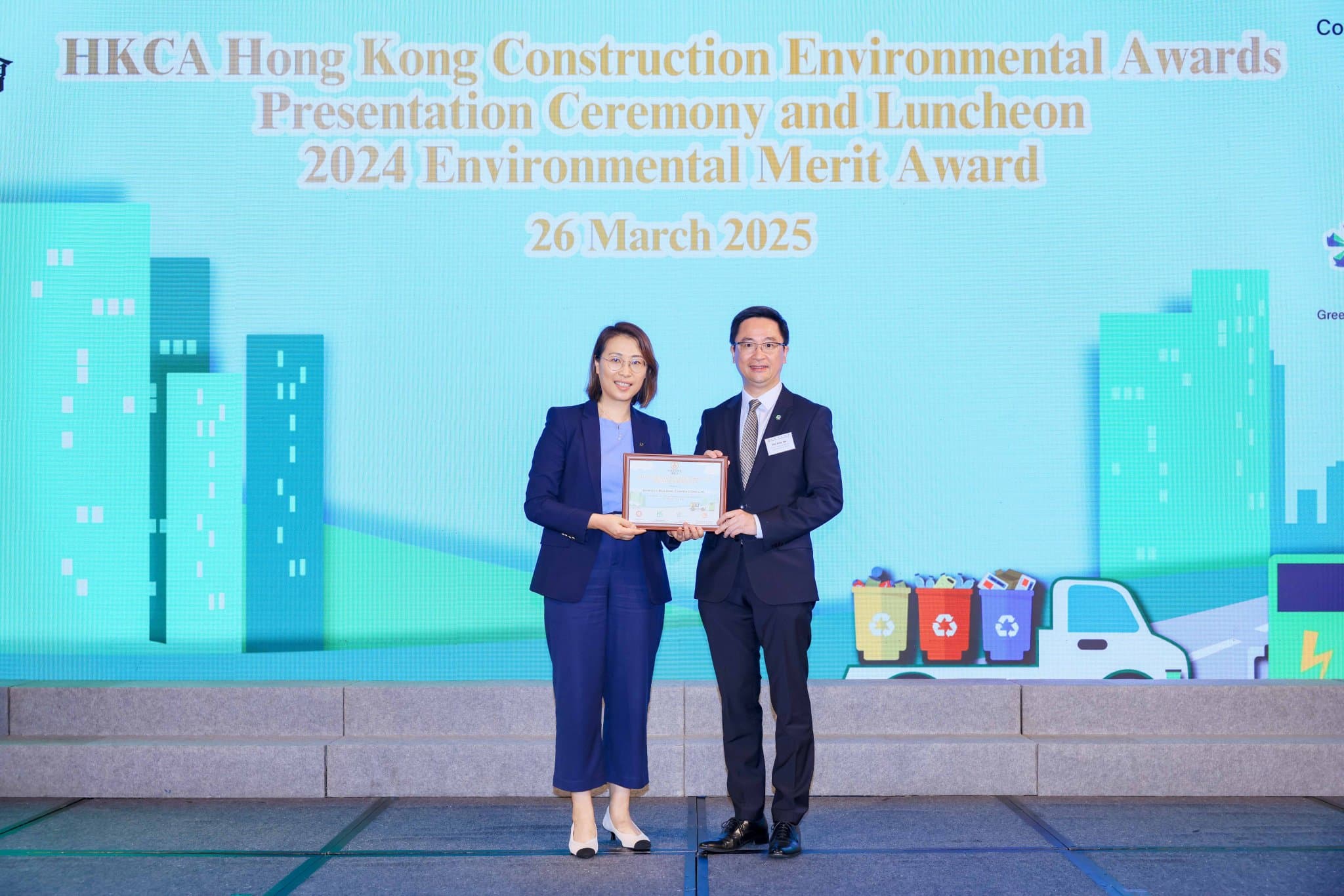 新輝建築連續八年榮獲香港建造商會「環境優異大獎」！